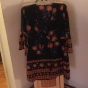 Black loose fitting V-Neck
